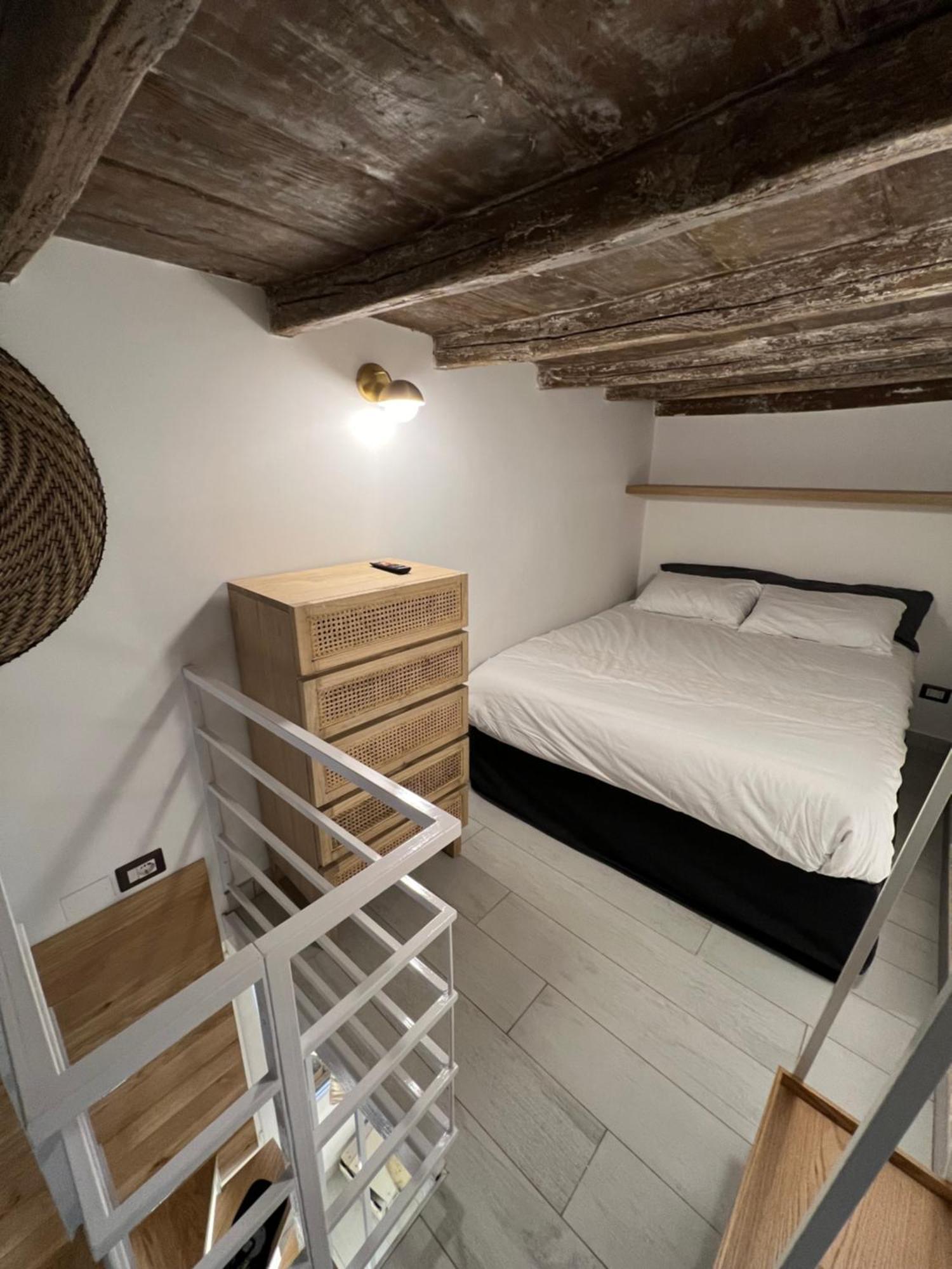 Lägenhet Loft A Piazza Di Spagna